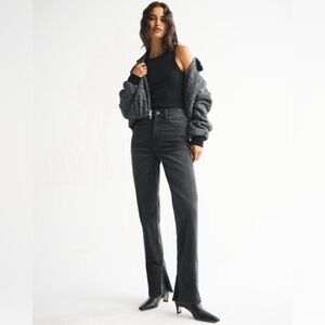 Abercrombie Ultra High Rise 90s Straight Jean Size 26R Washed Black Split Hem